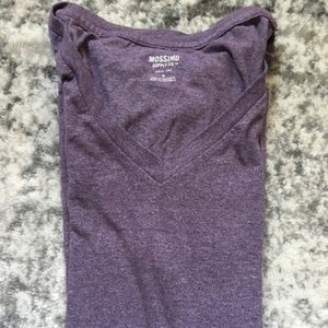 V-neck tshirt